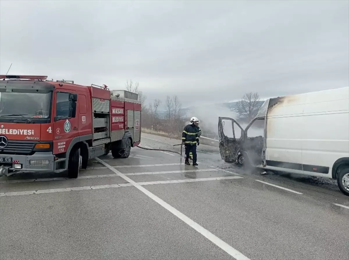 Niksar\'da Minibüste Yangın