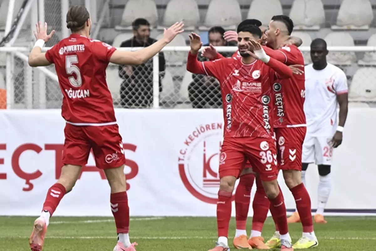 1. Lig\'de müthiş maç! Rakibini ilk 40 dakikada gole boğdular