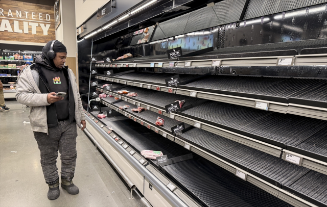 ABD'de halkın öfkesi dinmiyor! Felç edici soğuklara rağmen binler meydanlarda