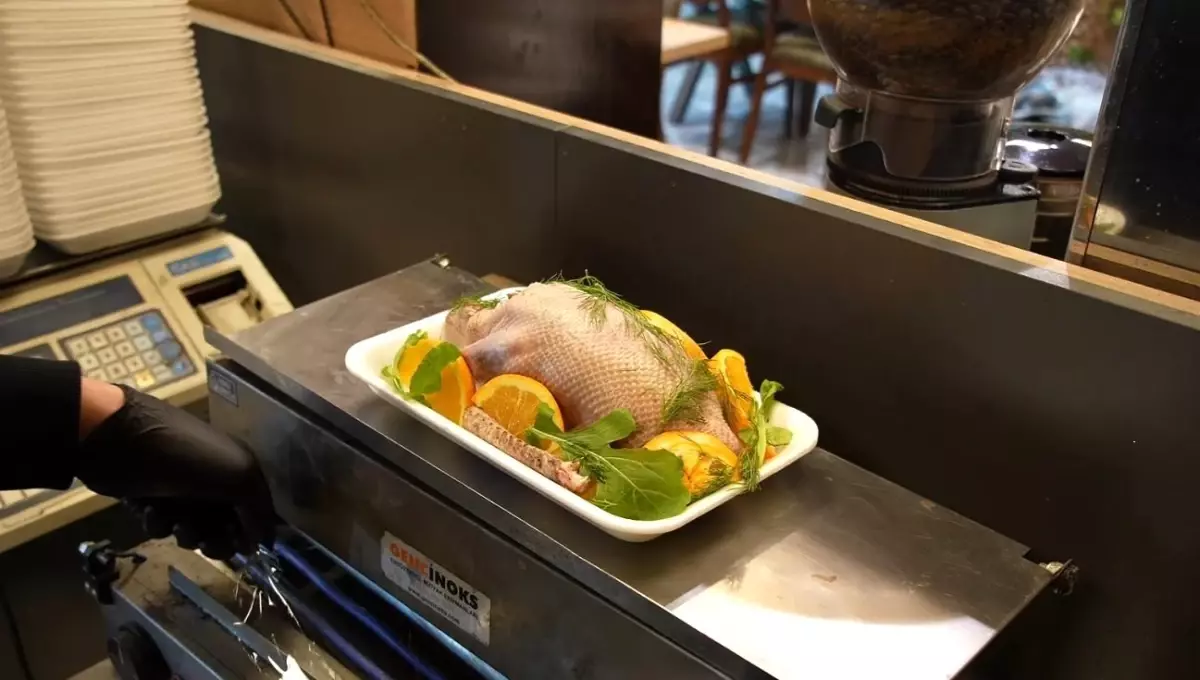 Arnavutköy\'de anne adayı istedi, Başkan Mustafa Candaroğlu kolları sıvadı