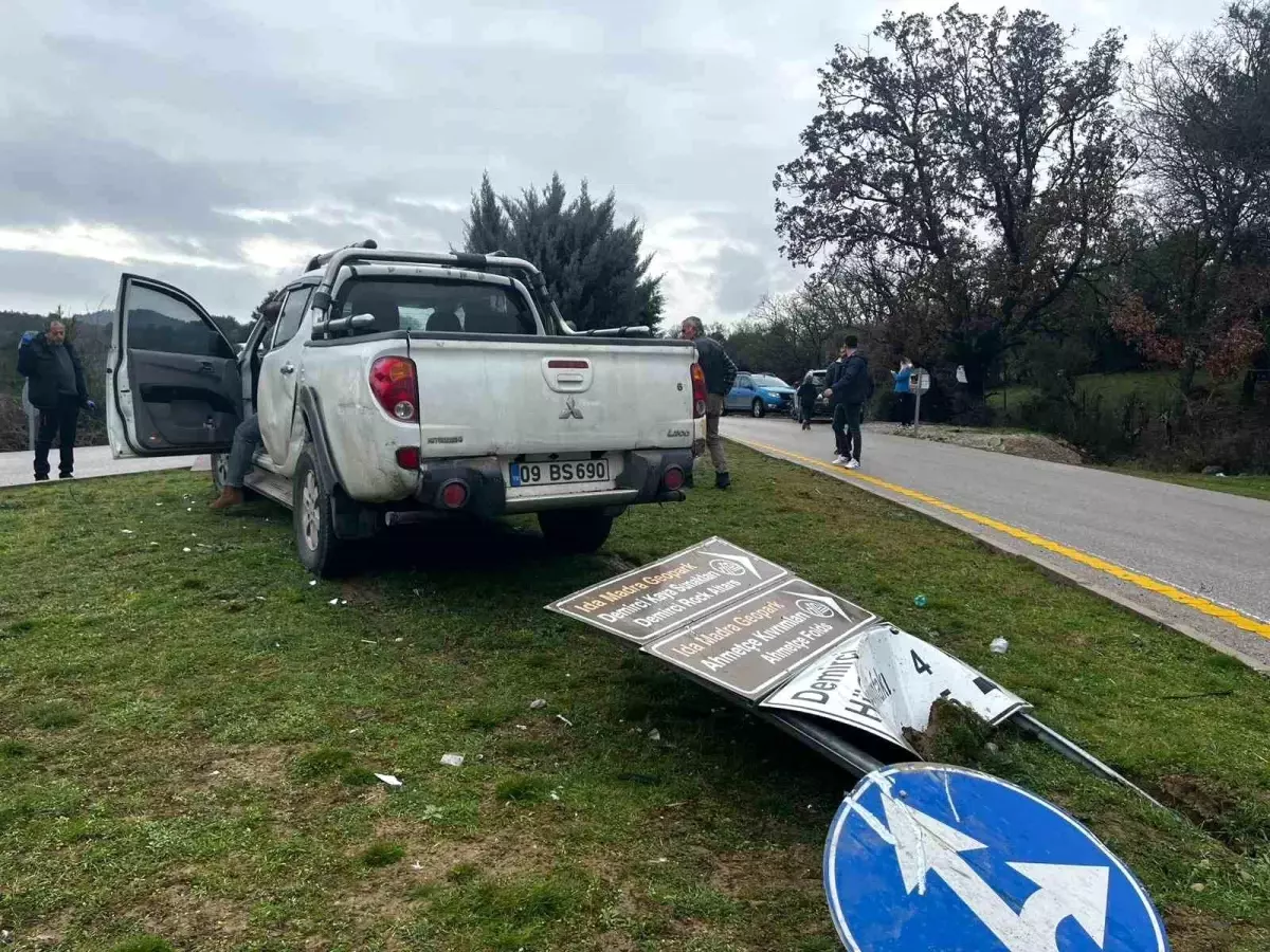 Çanakkale\'de Trafik Kazası: 2 Yaralı