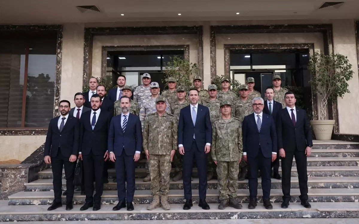 Bakan Bayraktar Libya\'da