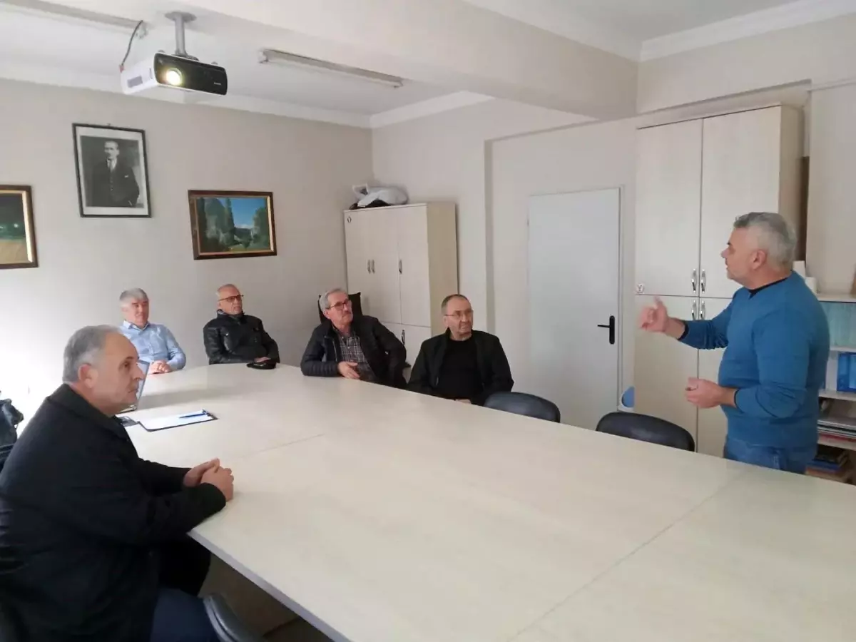 Yenipazar\'da Arıcılara Eğitim Verildi