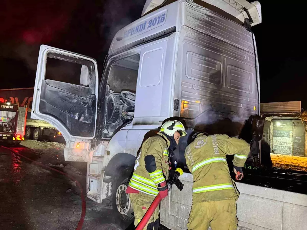 Cizre\'de TIR Yangını