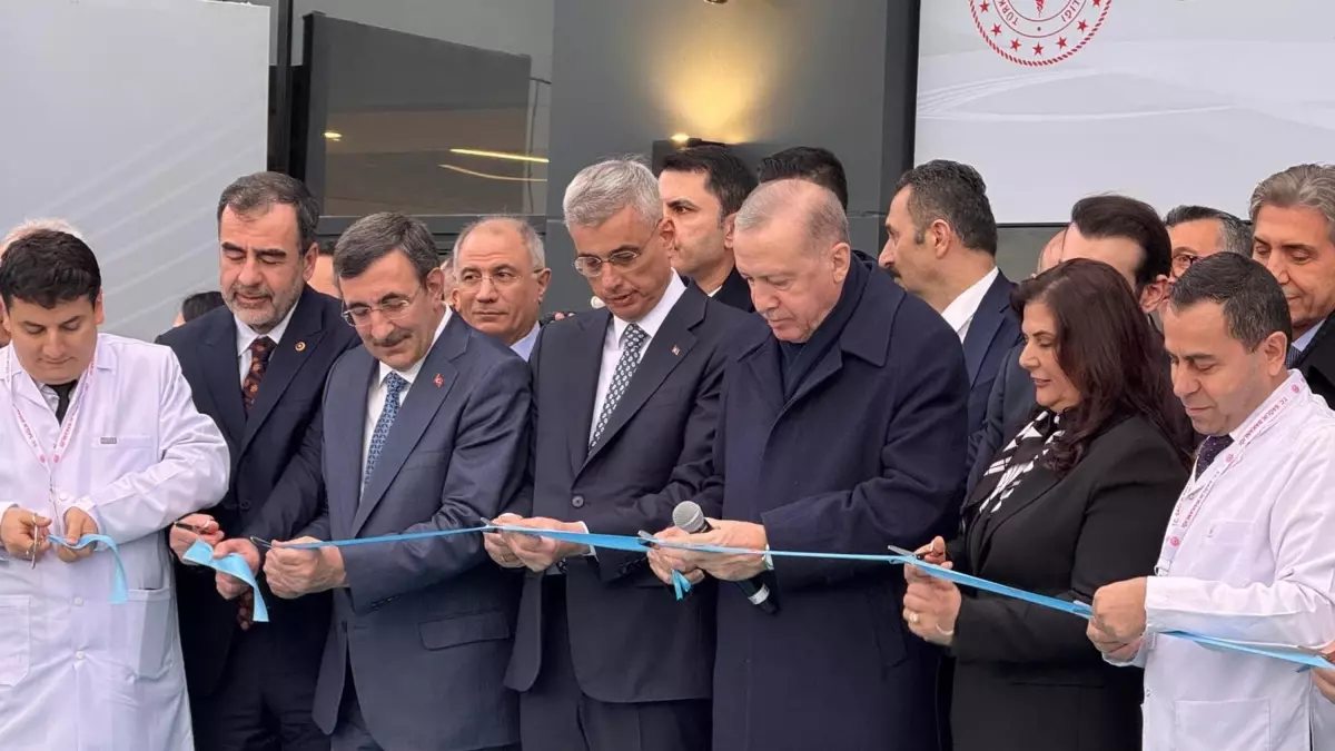 Cumhurbaşkanı Erdoğan: Ne emekli umurlarında ne maaş yerine harçlık verdikleri işçiler