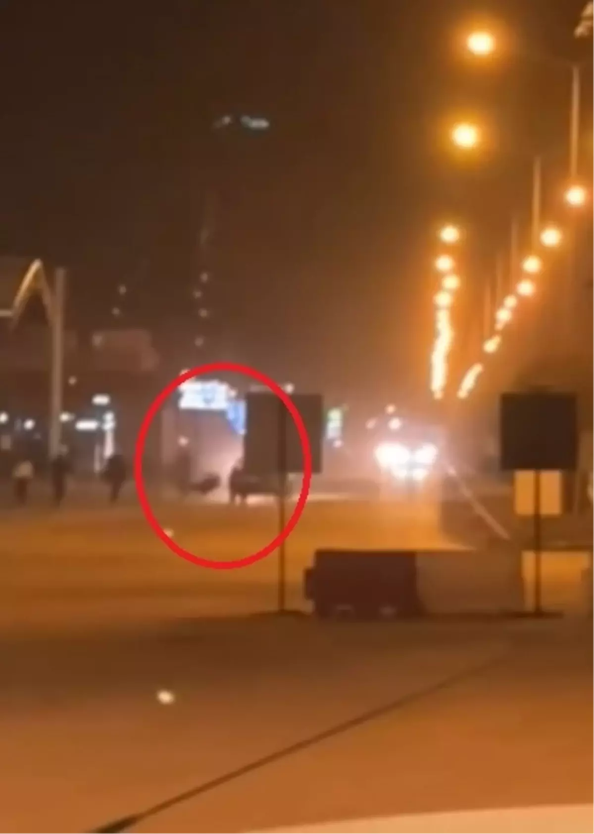 Alkollü Sürücü Drift Atarken 2 Kişiye Çarptı