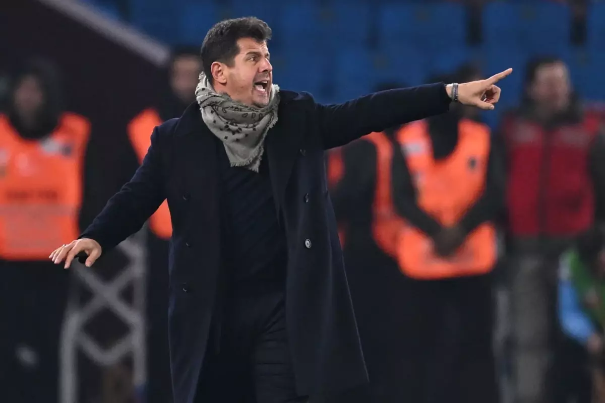 Emre Belözoğlu maç sonu isyan etti: Galatasaray\'da olsa kırmızı çıkar mı?