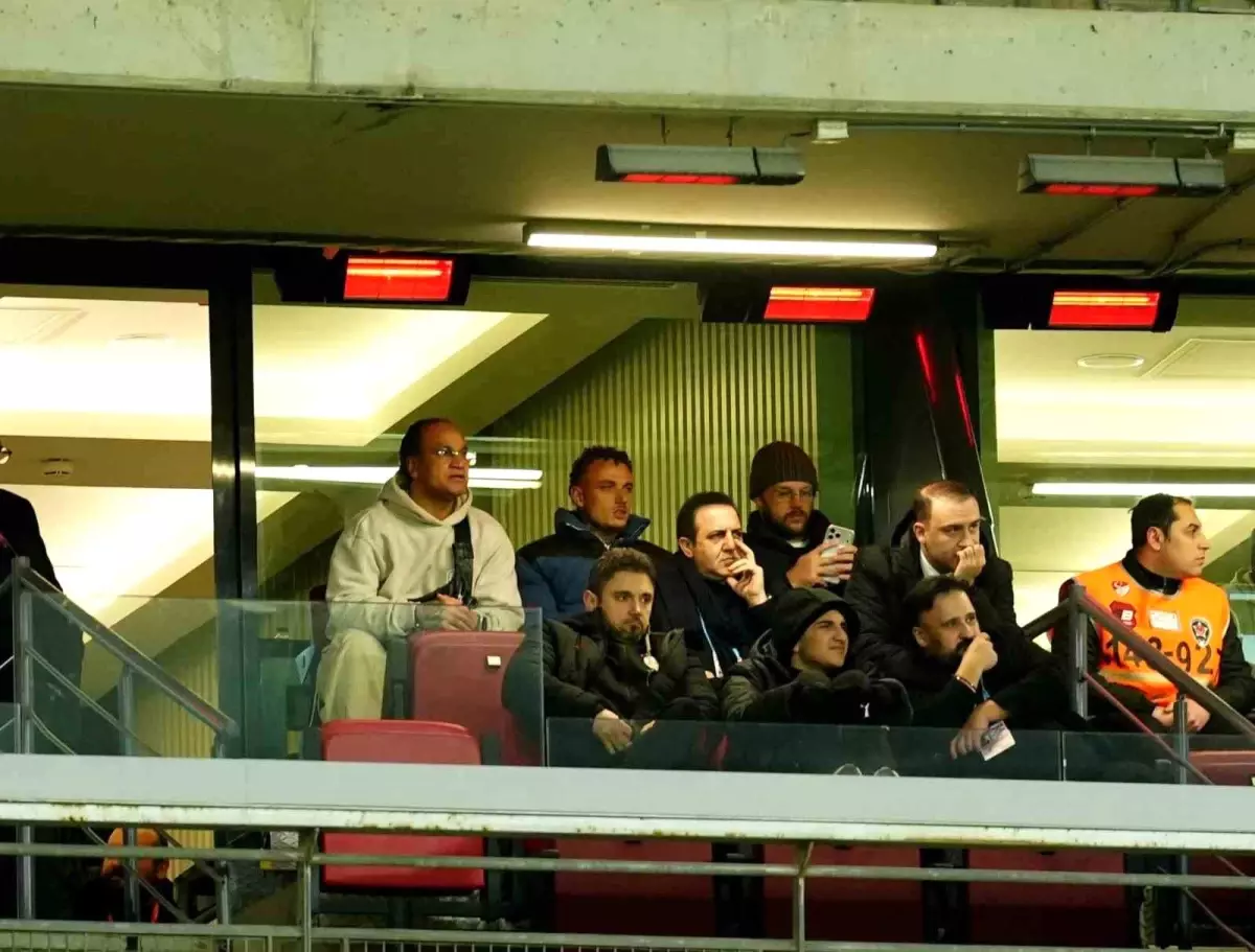 Noa Lang, Karagümrük Maçını Tribünden İzledi