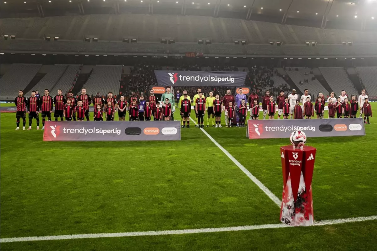 Galatasaray maç biter bitmez yeni transferini duyurdu