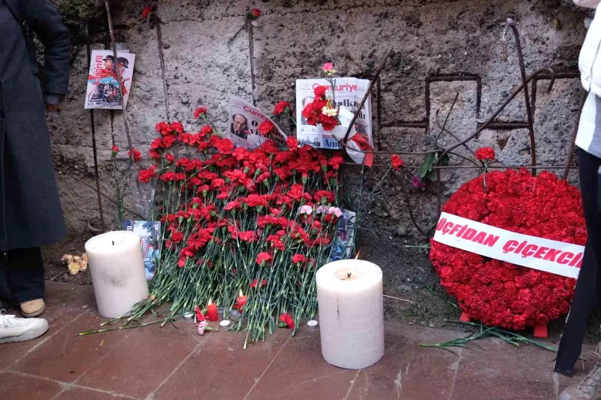 Gazeteci-Yazar Uğur Mumcu ölümünün 33\'üncü yılında anıldı