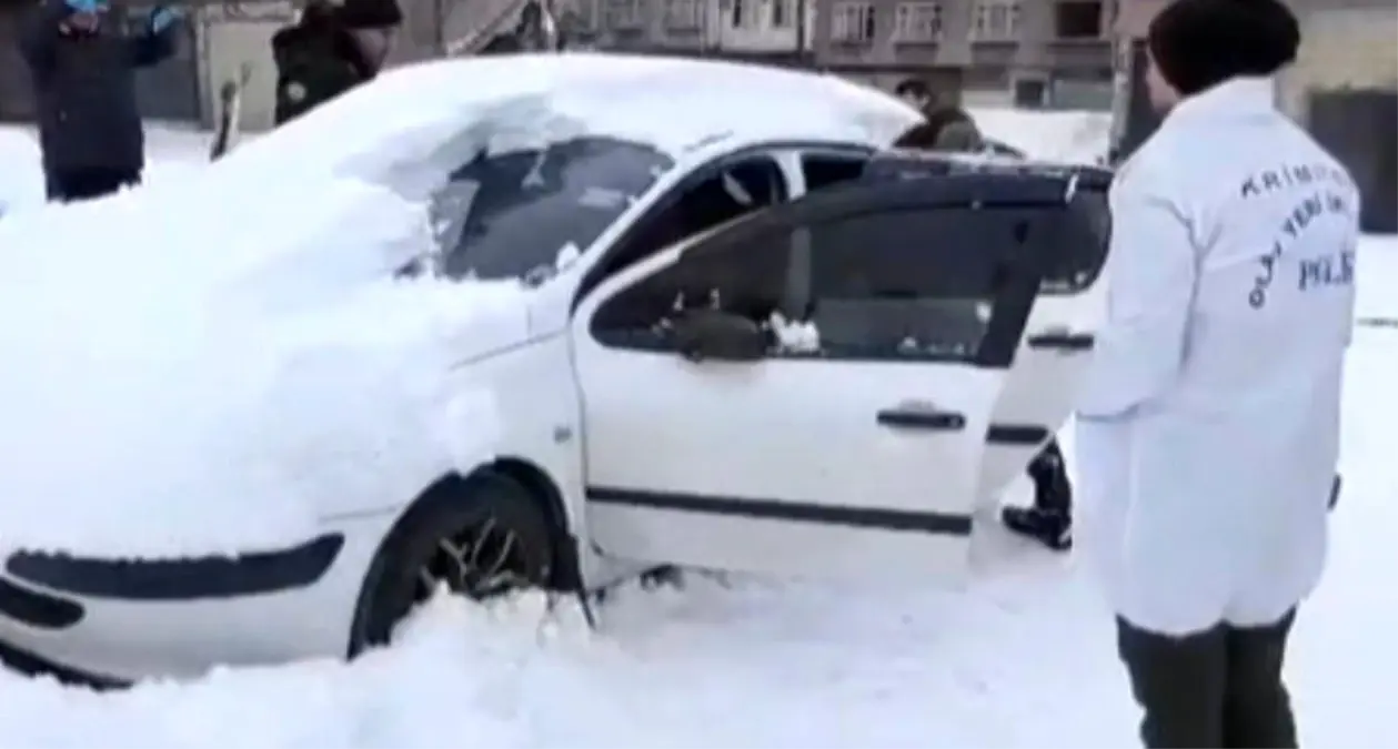 Kayıp olarak aranıyordu, kara gömülmüş araçtan cesedi çıktı