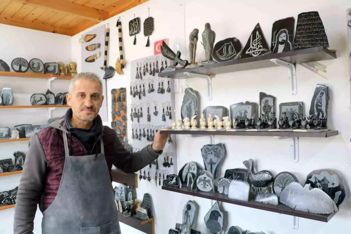 Serpantin Taşından Ekmek Kazanıyor