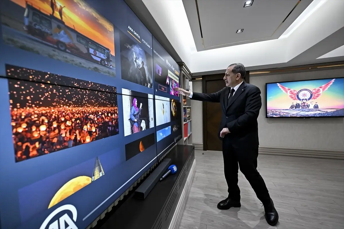 Yıldız\'dan Yılın Kareleri Oylamasına Katılım