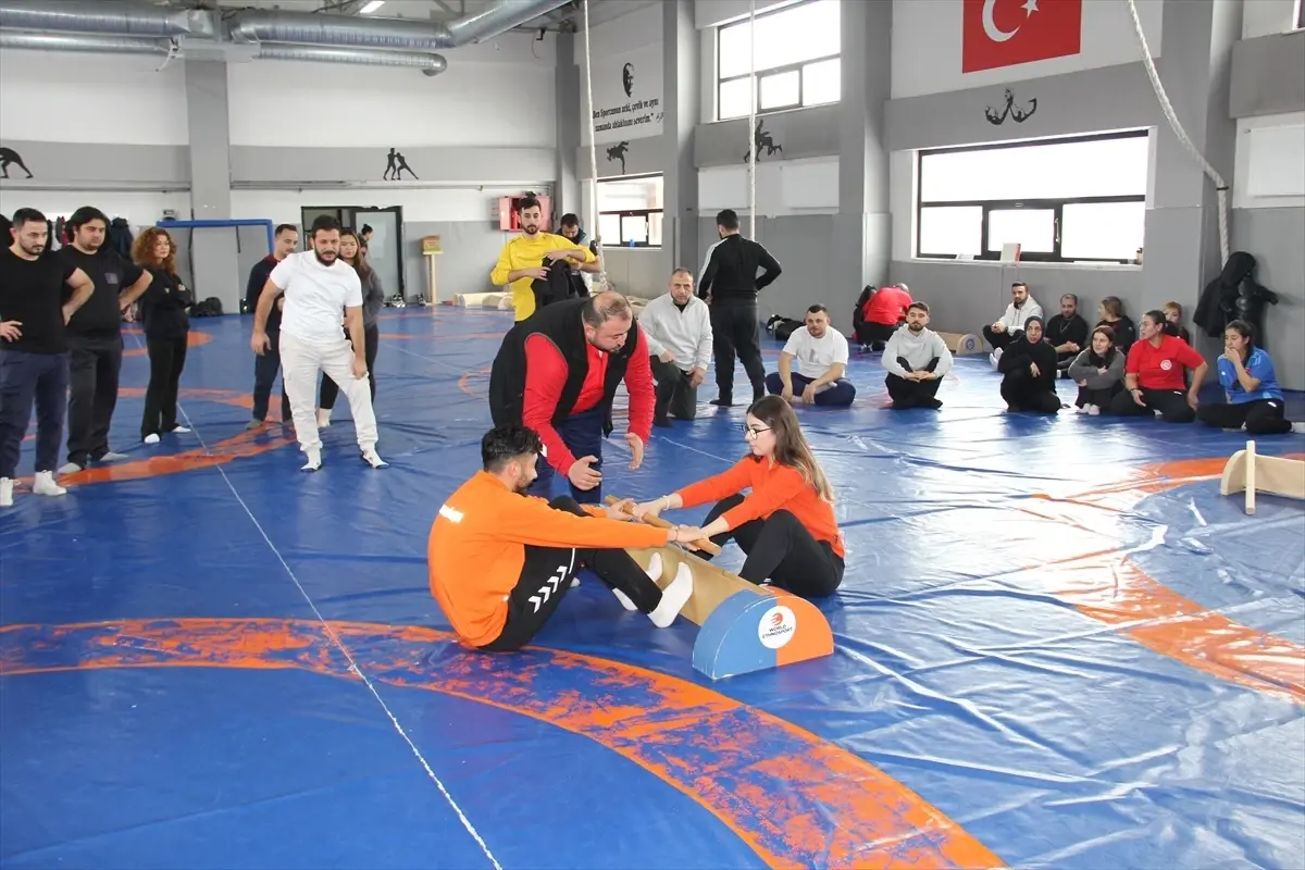 Mas Güreşi Antrenörlük Kursu Kayseri\'de Tamamlandı