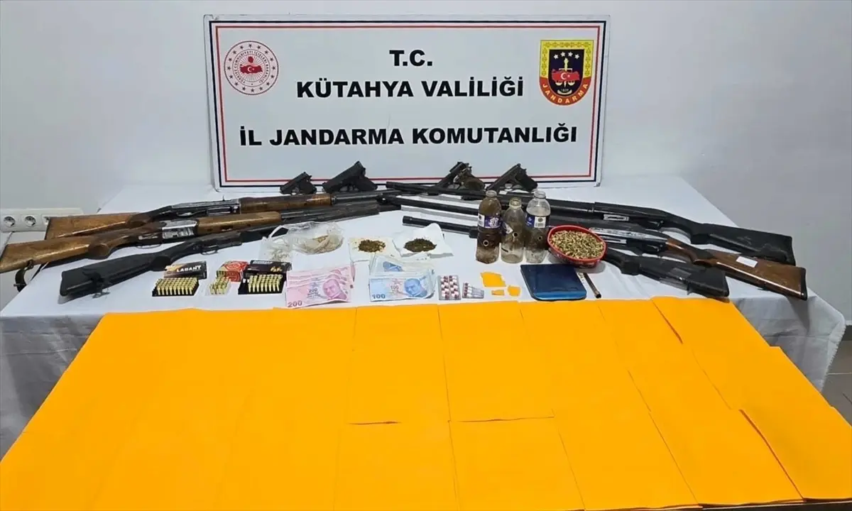 Simav\'da Uyuşturucu ve Silah Operasyonu: 14 Gözaltı