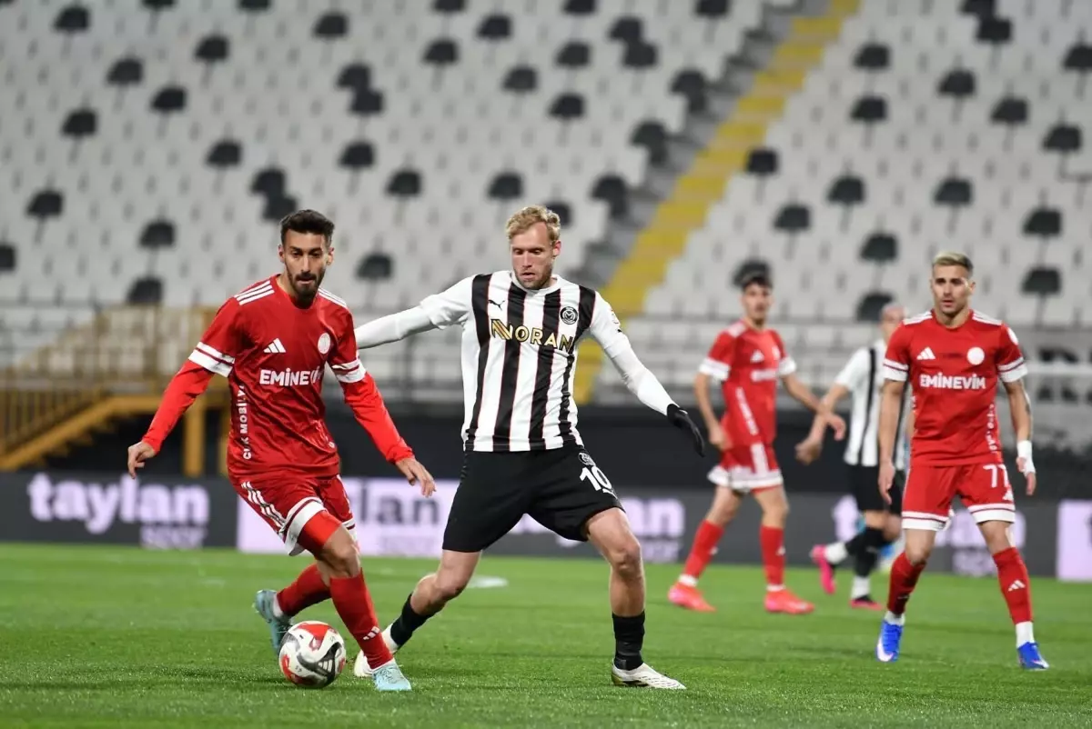 Manisa FK, İstanbulspor\'u Ağırlıyor