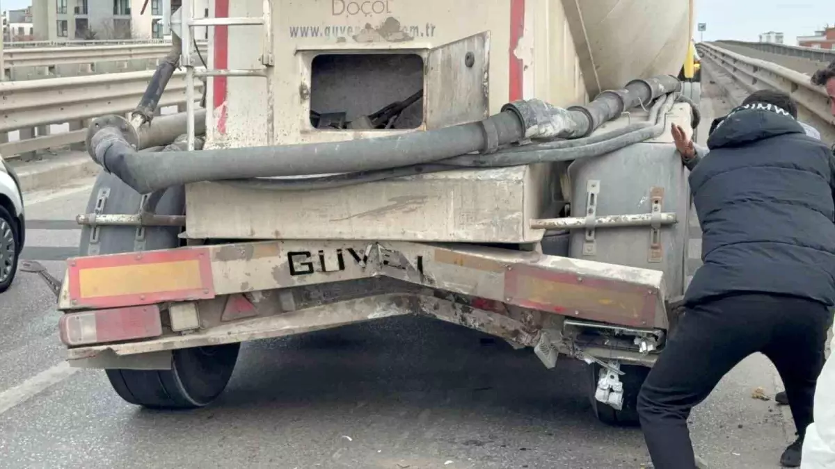 Samsun\'da Viyadükte Trafik Kazası