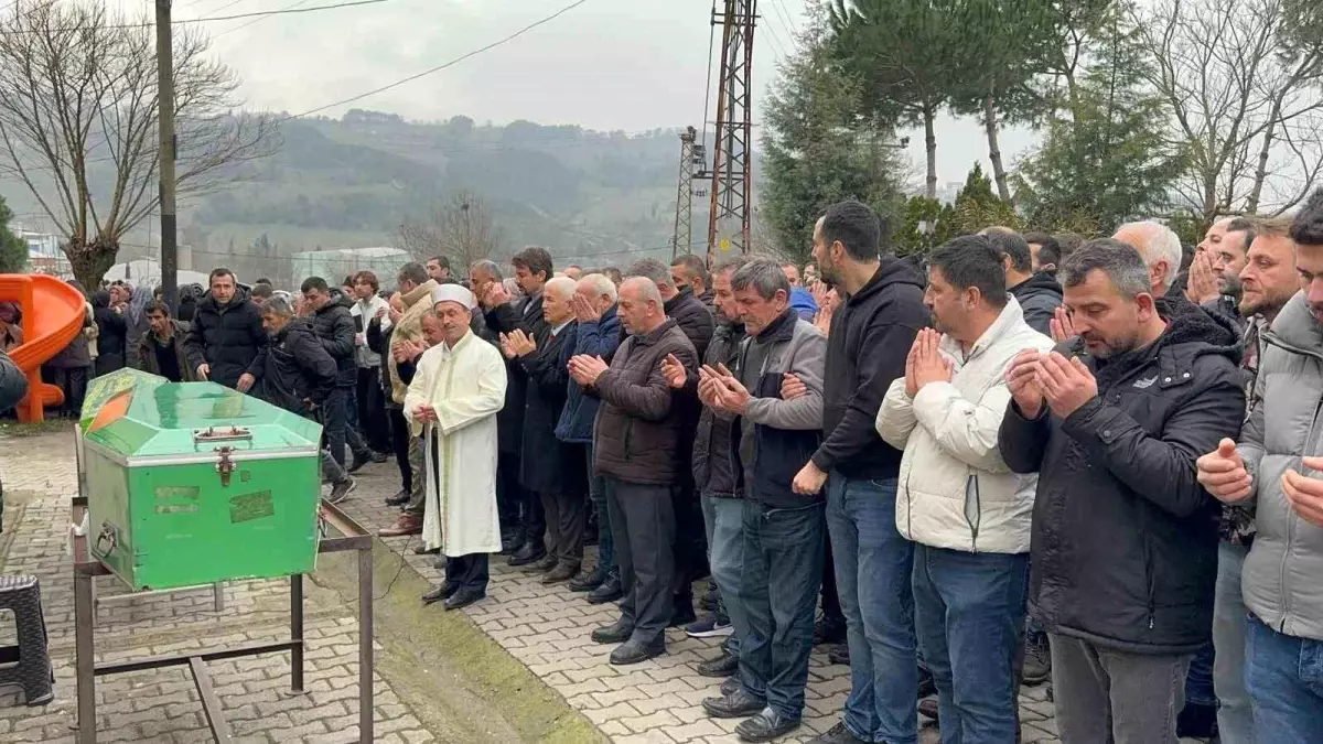 Otomobilin tıra ok gibi saplandığı kaza güvenlik kamerasında