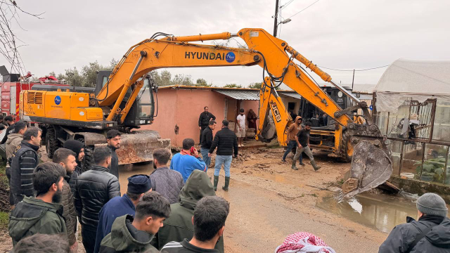 Sağanak yağış can aldı! Oynarken tahliye kanalına düşen 3 yaşındaki çocuk hayatını kaybetti Sağanak yağış can aldı! Oynarken tahliye kanalına düşen 3 yaşındaki çocuk hayatını kaybetti