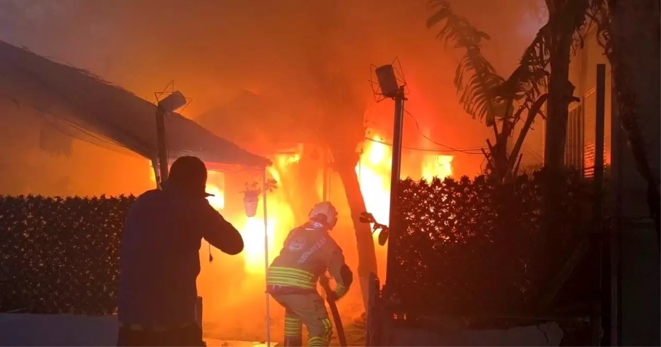 Hatay\'da Konteyner Yangını