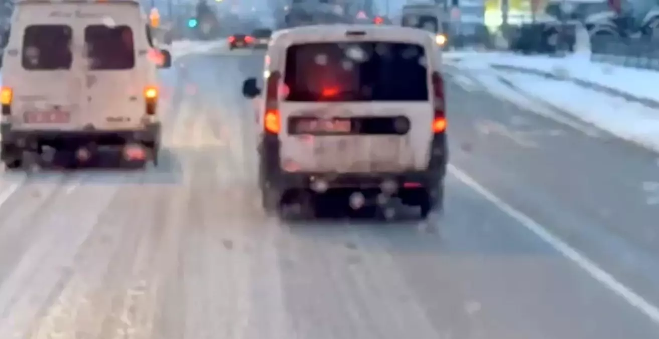 Saniyelerle yarışan itfaiyeye aracına yol vermedi