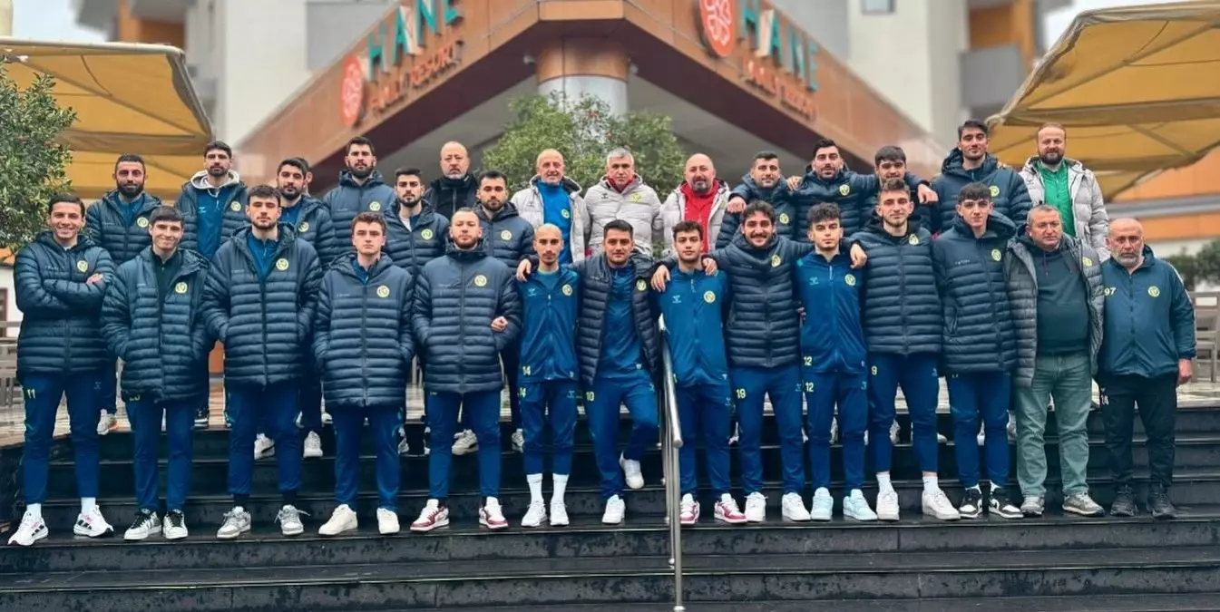 Söğütspor Antalya kampından döndü