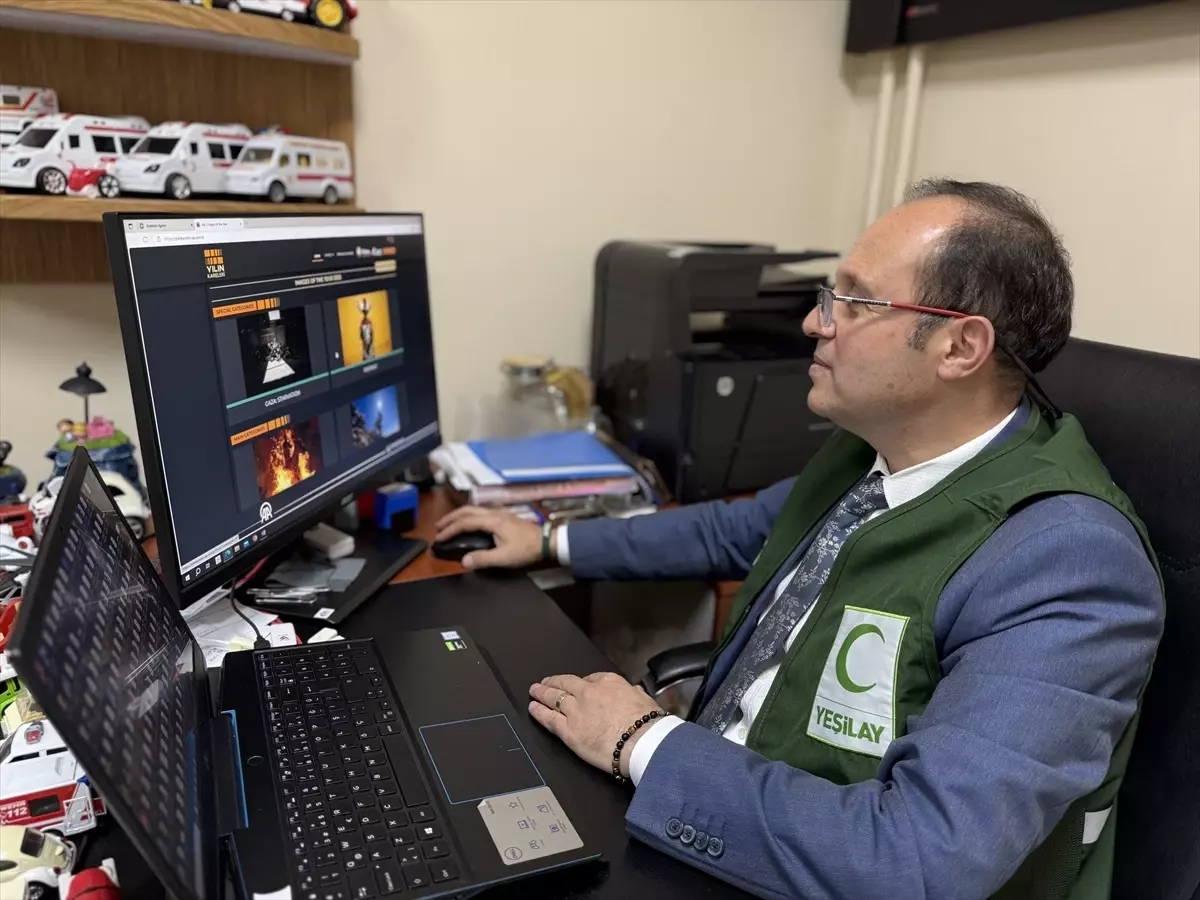 Yeşilay Başkanı, Yılın Kareleri Oylamasına Katıldı