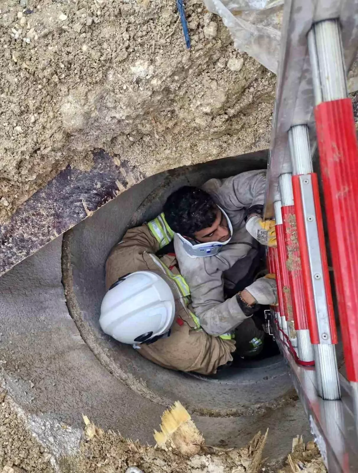 Hatay\'da Kuyuya Düşen Vatandaş Kurtarıldı