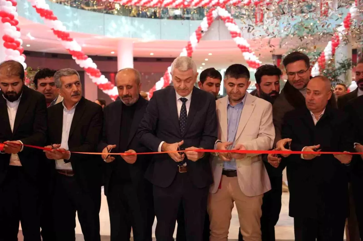 Antalya\'da Market Açılışına Yoğun İlgi