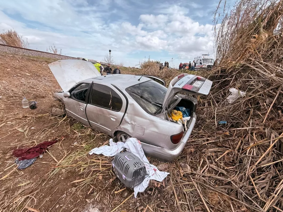 Otomobil şarampole devrildi! 2 kişi ağır yaralandı