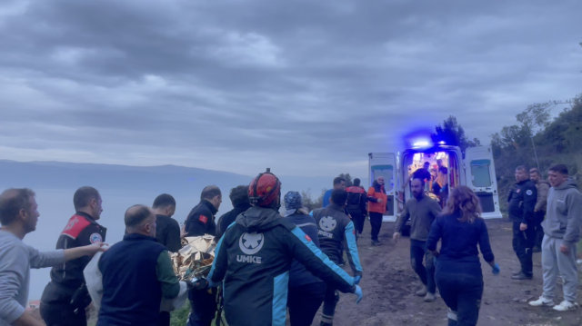 Bursa'da su kuyusunu temizleyen baba ve oğlu metan gazından etkilendi Bursa'da su kuyusunu temizleyen baba ve oğlu metan gazından etkilendi