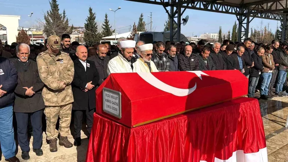 Buzda düşerek ağır yaralanan Kıbrıs gazisi hayatını kaybetti