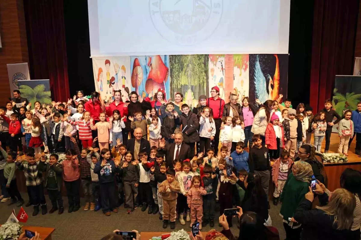 Çocuklar Yalçın Başkan\'ın karne hediyesi ile eğlendi