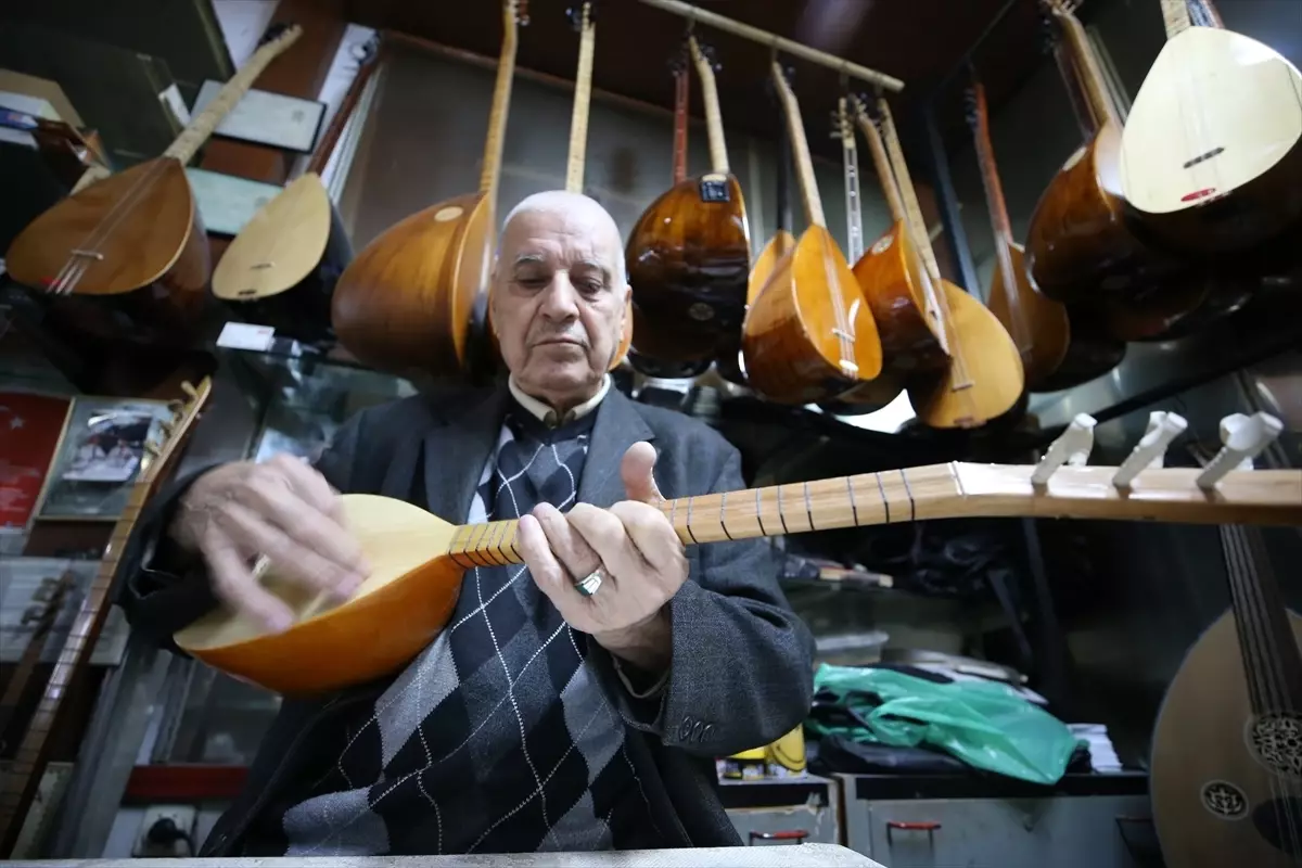 Saz Ustası 66 Yıldır Müziği Yaşatıyor