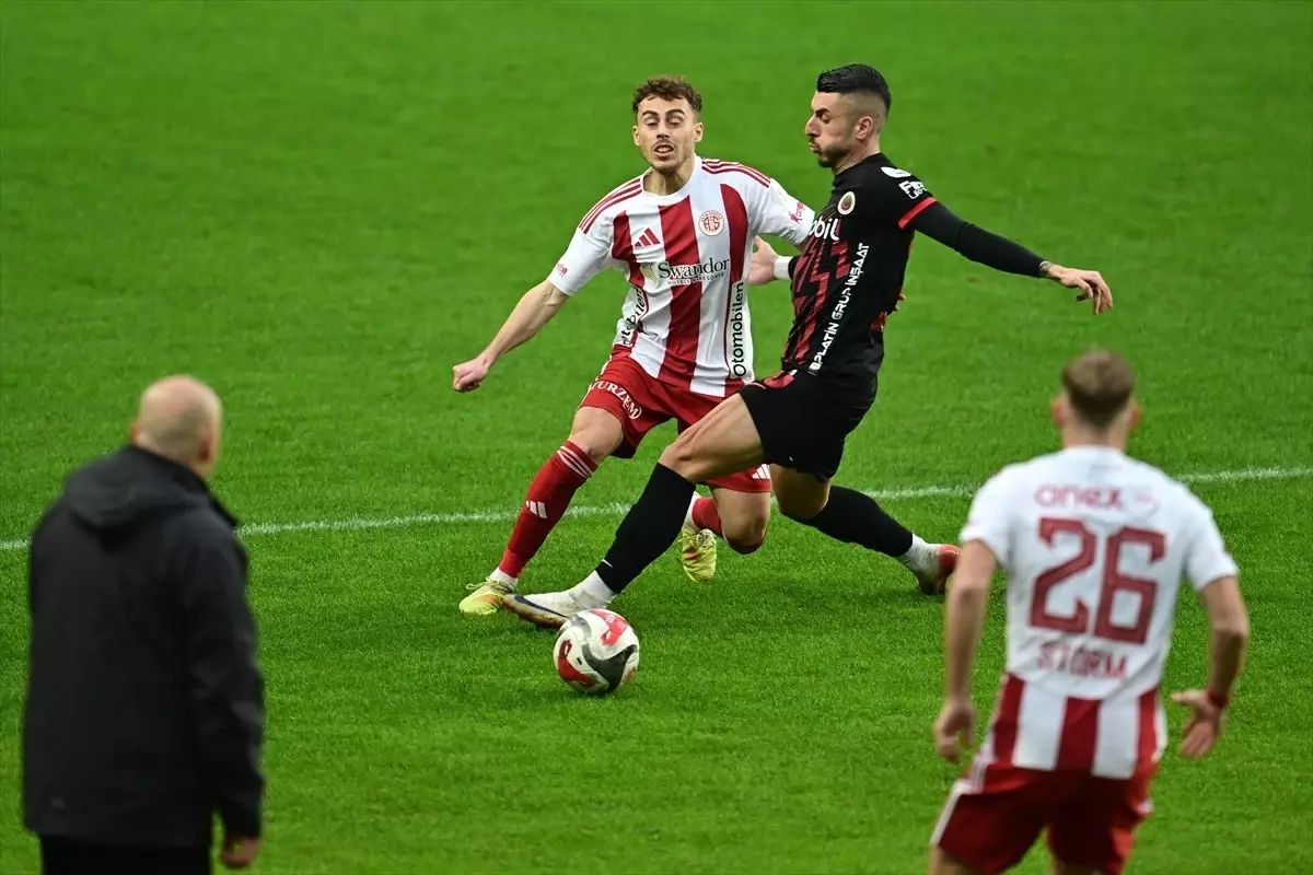 Antalyaspor - Gençlerbirliği: İlk Yarı 1-1 Beraberlik