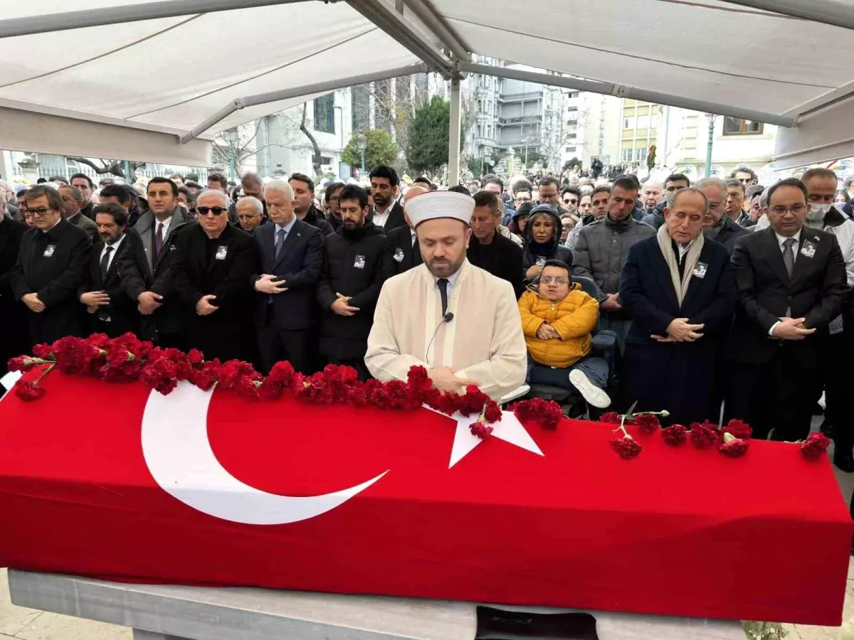 Türk Tiyatrosu Ustası Haldun Dormen Son Yolculuğuna Uğurlandı