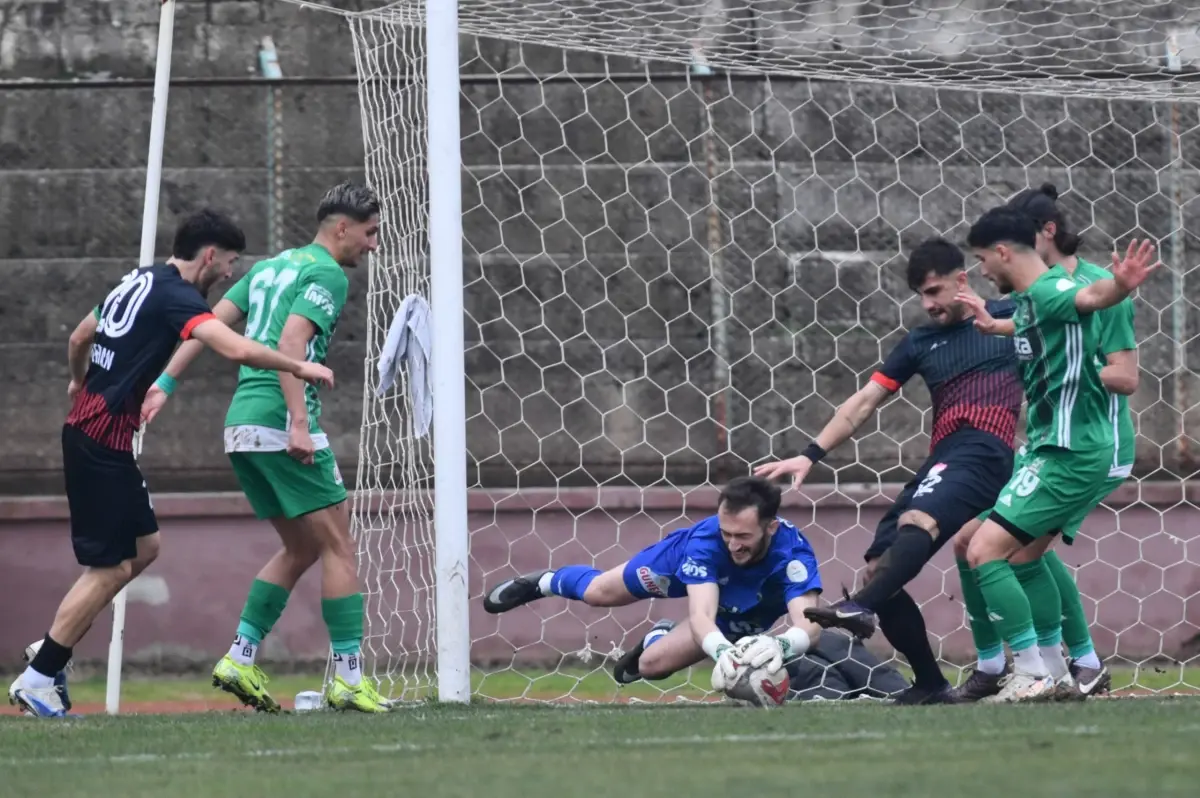 Yalova FK ve İnegöl Kafkasspor Berabere