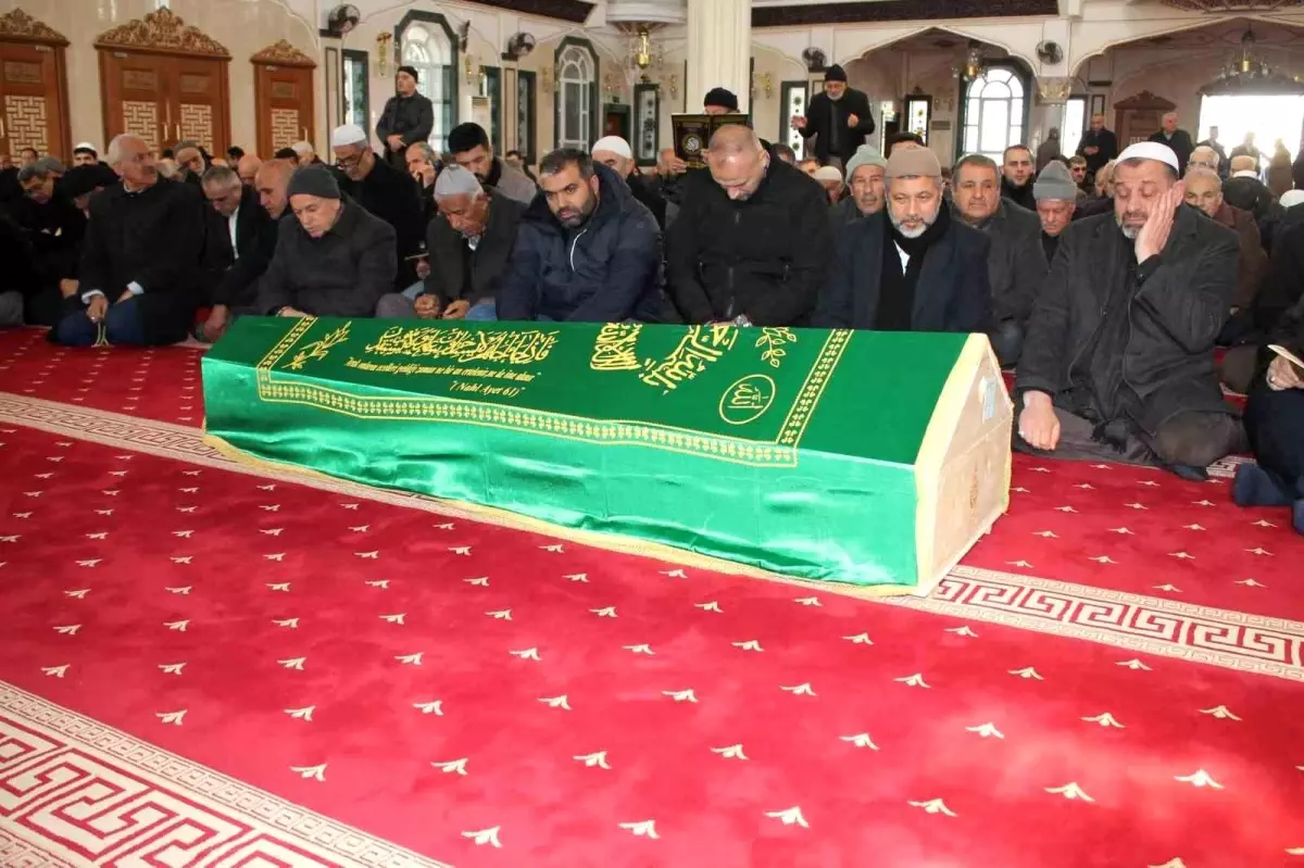 İş adamı Mahsun Altunkaya\'nın yeğeni toprağa verildi