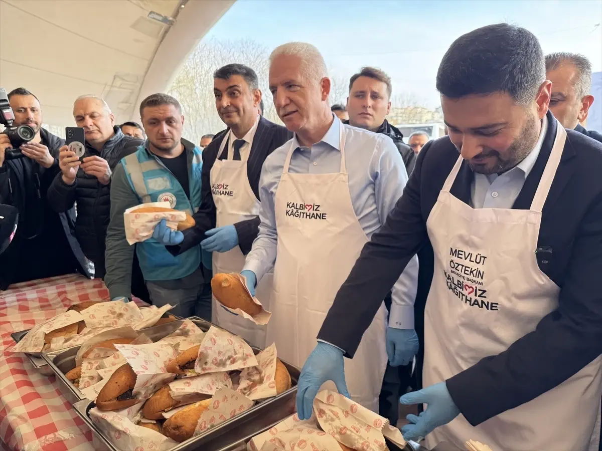 Kağıthane\'de 25 Bin Kişiye Balık Ekmek İkramı