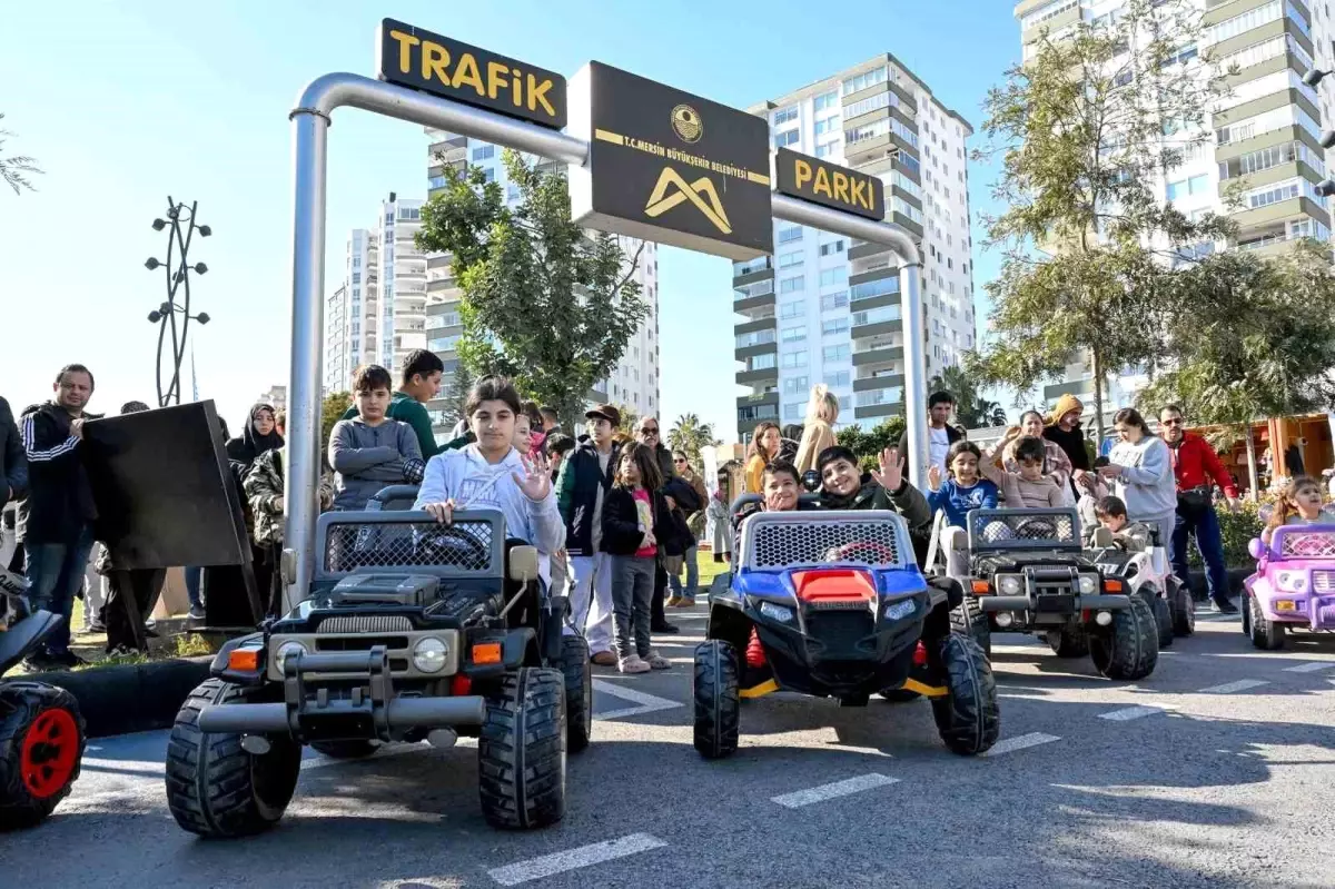 Mersin\'deki Trafik Parkı çocukların akınına uğradı