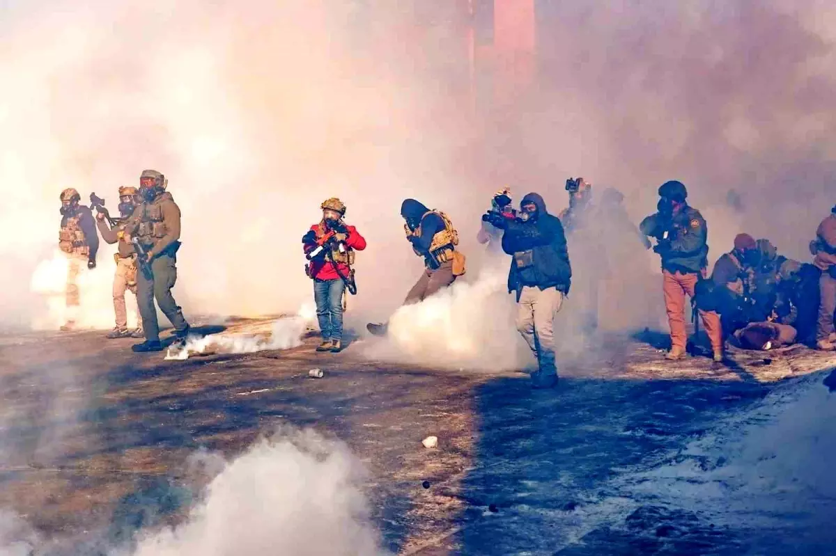 Minnesota\'da ICE Müdahalesi: Hemşire Alex Pretti Hayatını Kaybetti