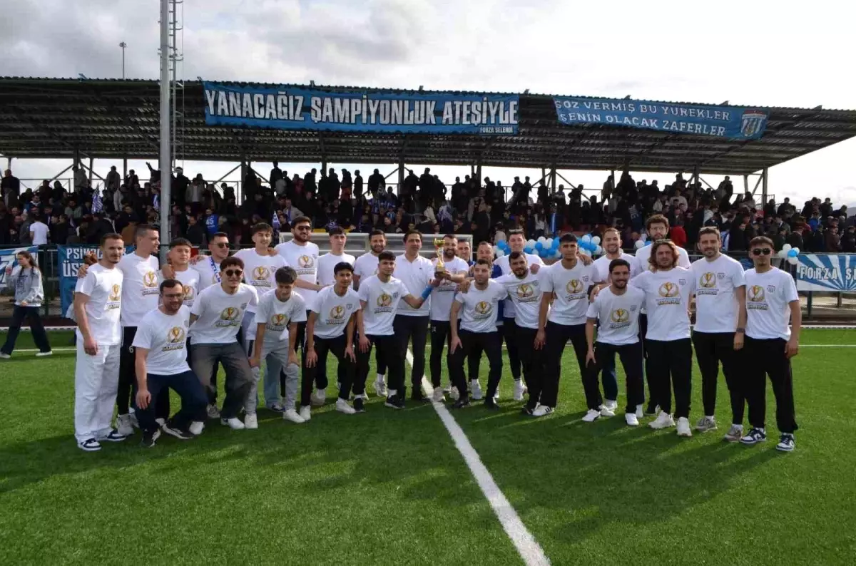 Selendi Belediyespor şampiyon