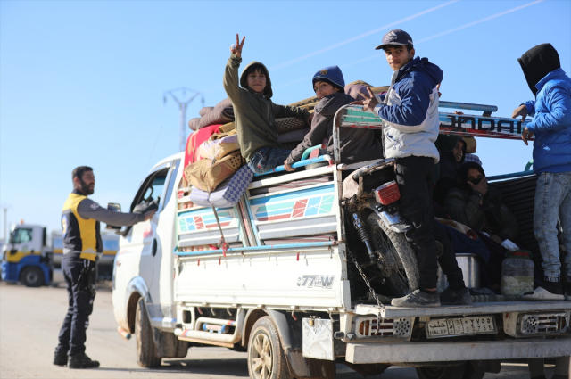 Suriye ordusu Rakka, Haseke ve Halep hattında iki insani koridor açtı