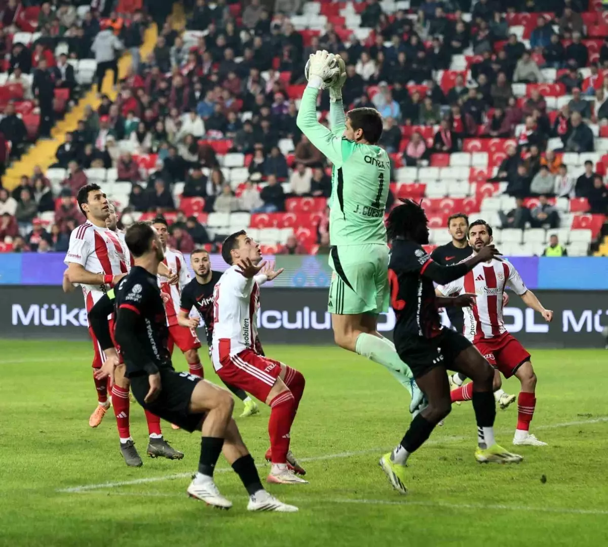 Antalyaspor, Gençlerbirliği\'ni 2-1 Yendi