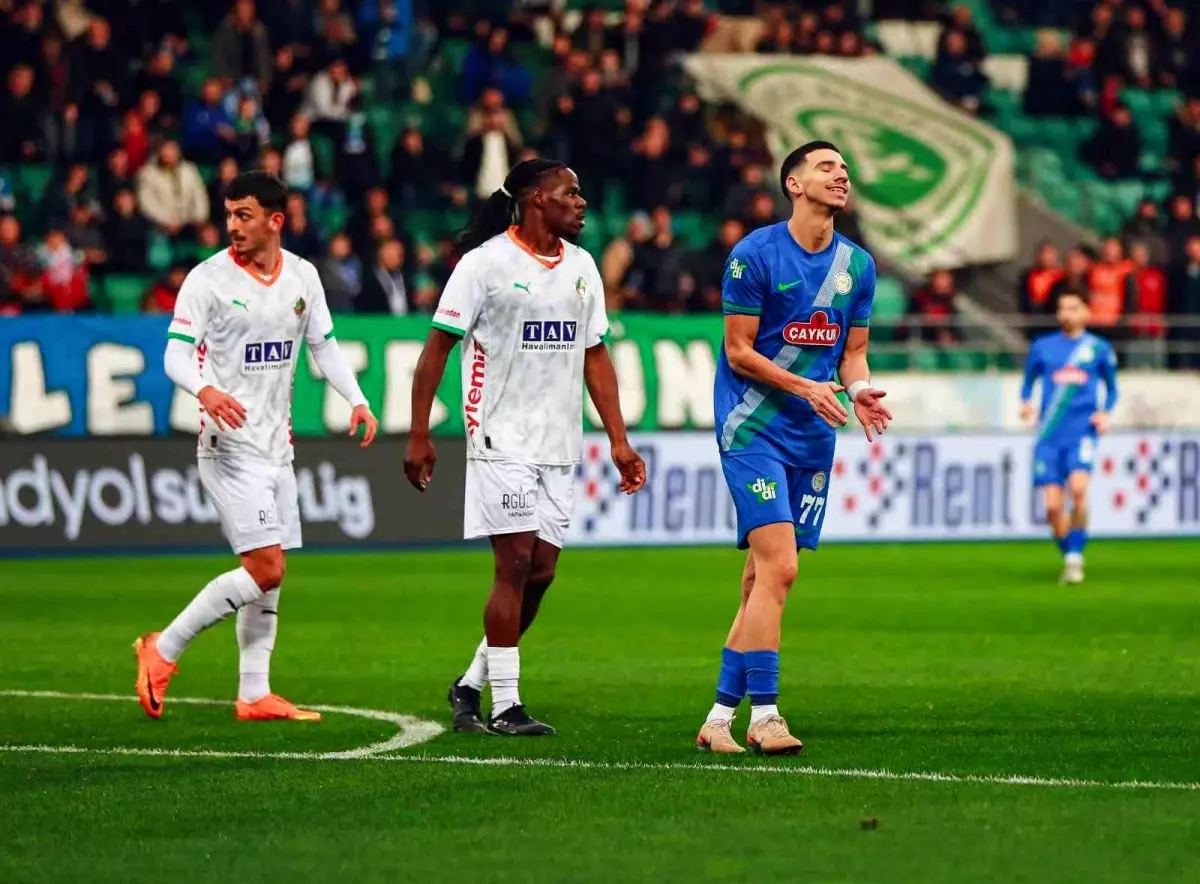 Rizespor ve Alanyaspor 0-0 Berabere Kaldı