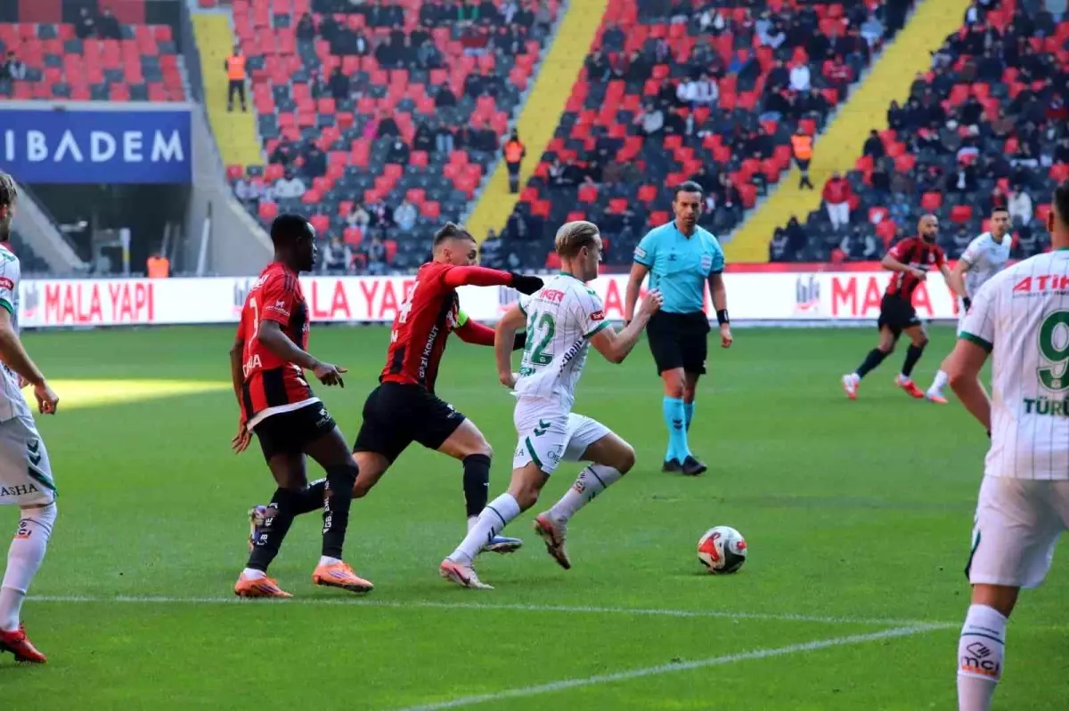 Gaziantep FK 1-0 Konyaspor: İlk Yarı Sonucu