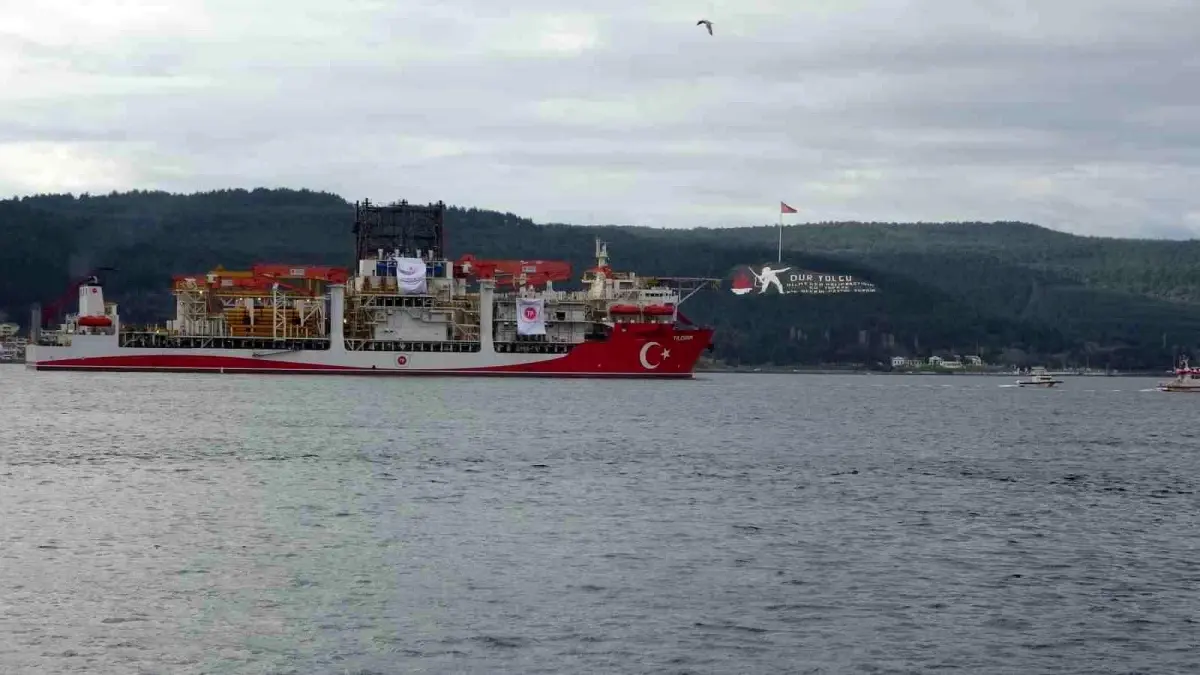 Yıldırım Sondaj Gemisi Karadeniz\'e Açıldı