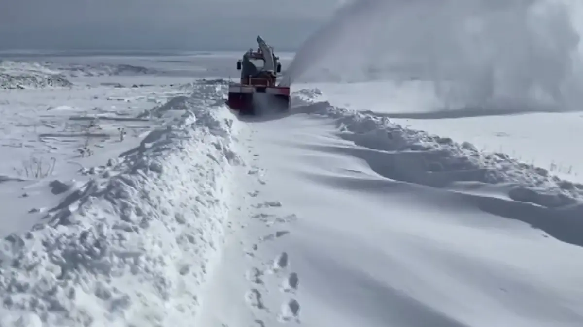Bitlis\'te 94 köy yolu açıldı