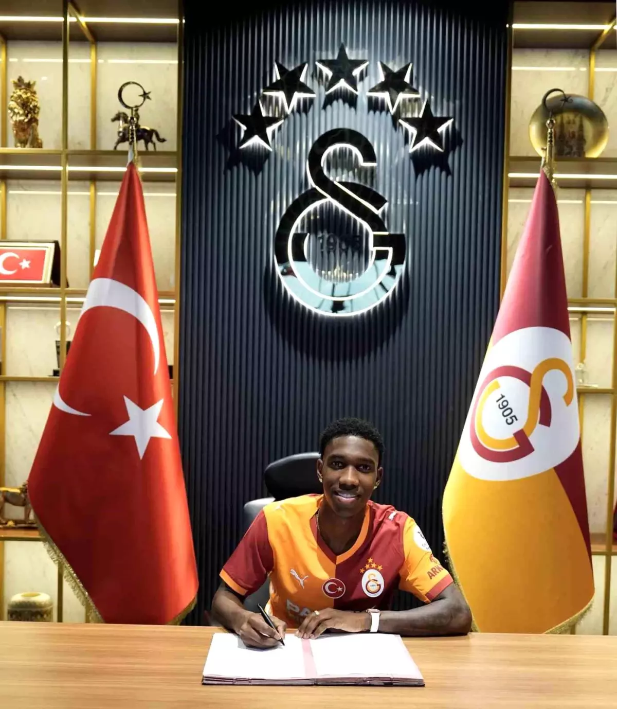 Yaser Asprilla Galatasaray\'da!