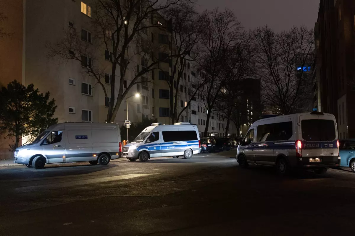Berlin\'de Silahlı Saldırı: 5 Yaralı